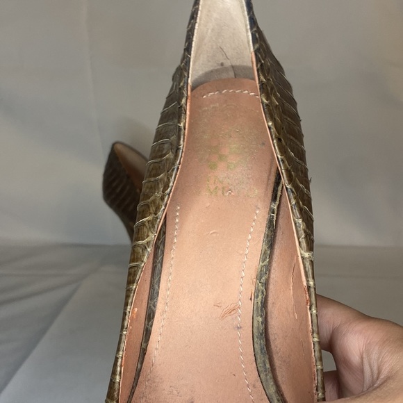 Vince Camuto Snake Skin heels - Picture 7 of 10